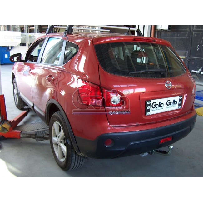 Теглич за NISSAN Qashqai+2 07-13