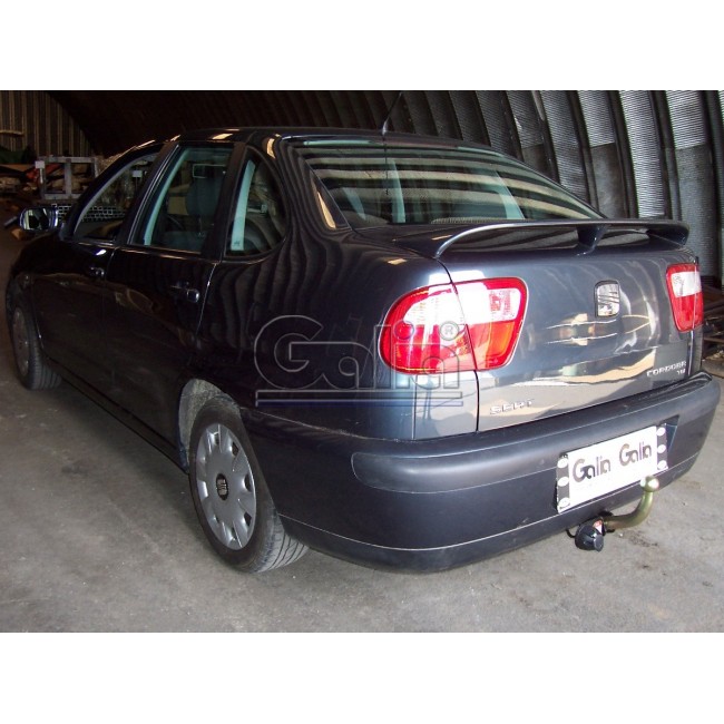 Теглич за SEAT Cordoba 96-99 Теглич за SEAT Cordoba 96-99